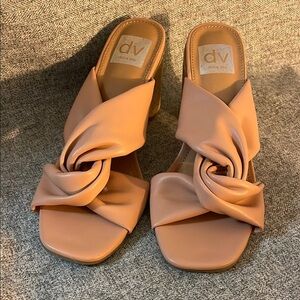 Dolce Vita Women's Tan Knotted Slide Sandals